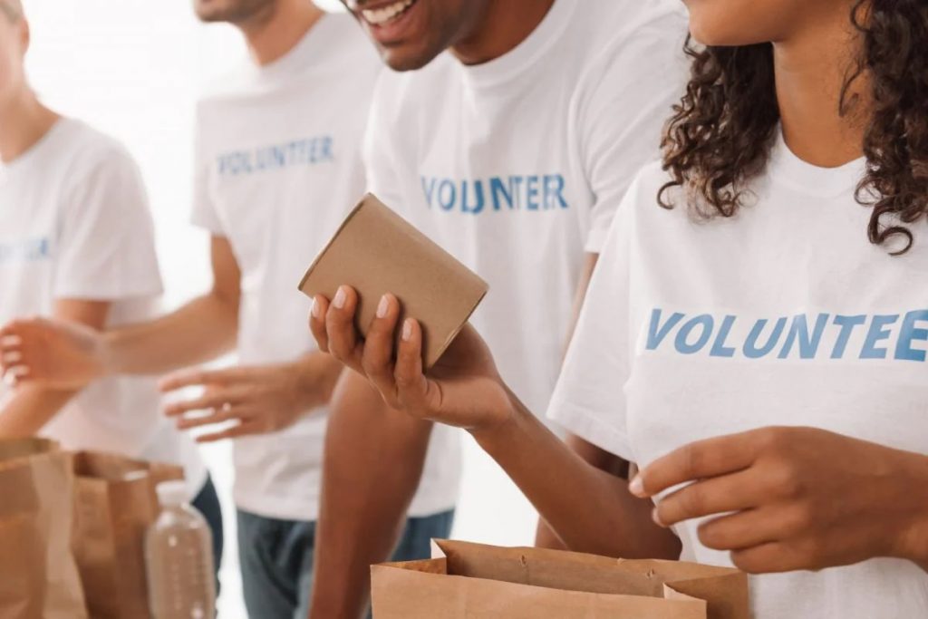 как стать волонтером